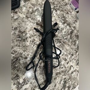 Vanessa Flat Iron Hair Straightener, titanium 1 inch